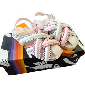 Farm‎ Rio Rainbow Stitch White Leather Sandals Size 6.5 US Colorful